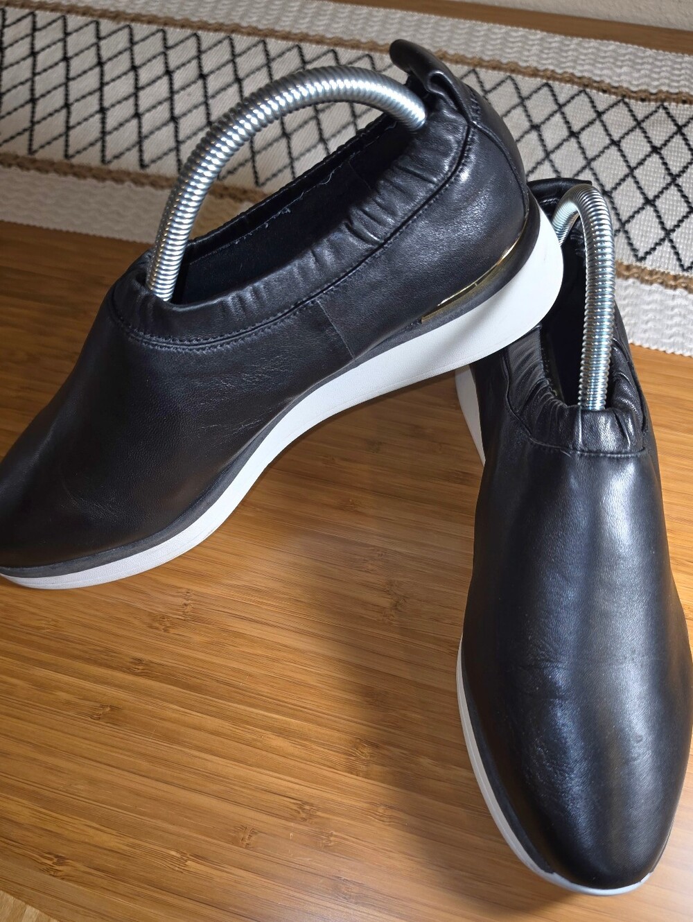 Louise et Cie Beauvais Black Leather Wedge Slip On Sneakers Women's Size 10